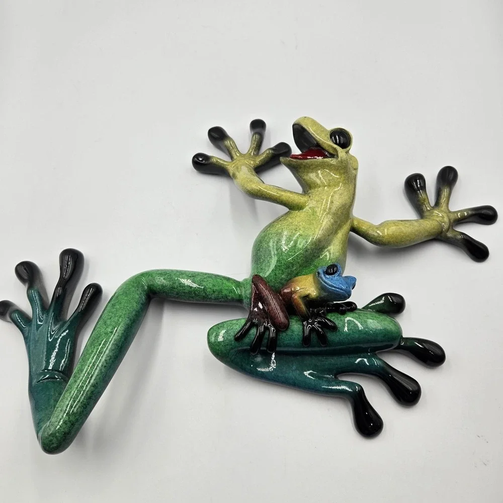 2002 Kitty's Critters Lucy and Lil' Ricky Frogs‎ Colorful Tree Frog Wall Mount